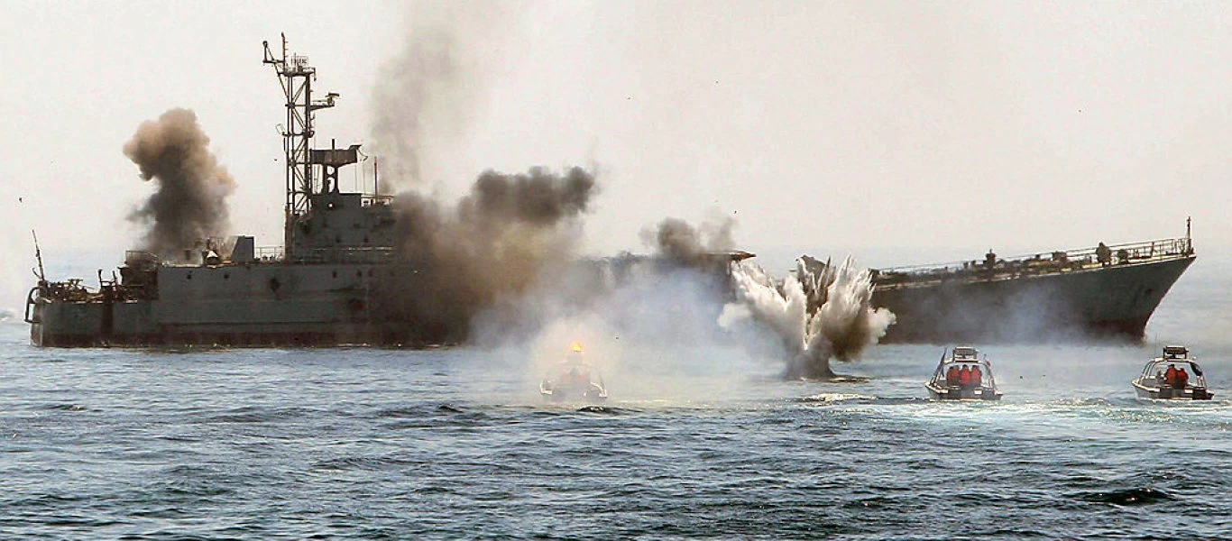 Βίντεο: Η στιγμή που ο πύραυλος C802 κτυπά το ιρανικό πολεμικό σκάφος